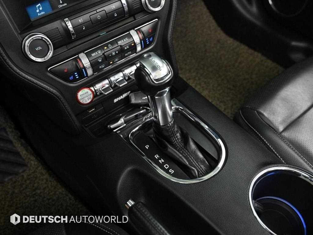 Ford Mustang — photo 08