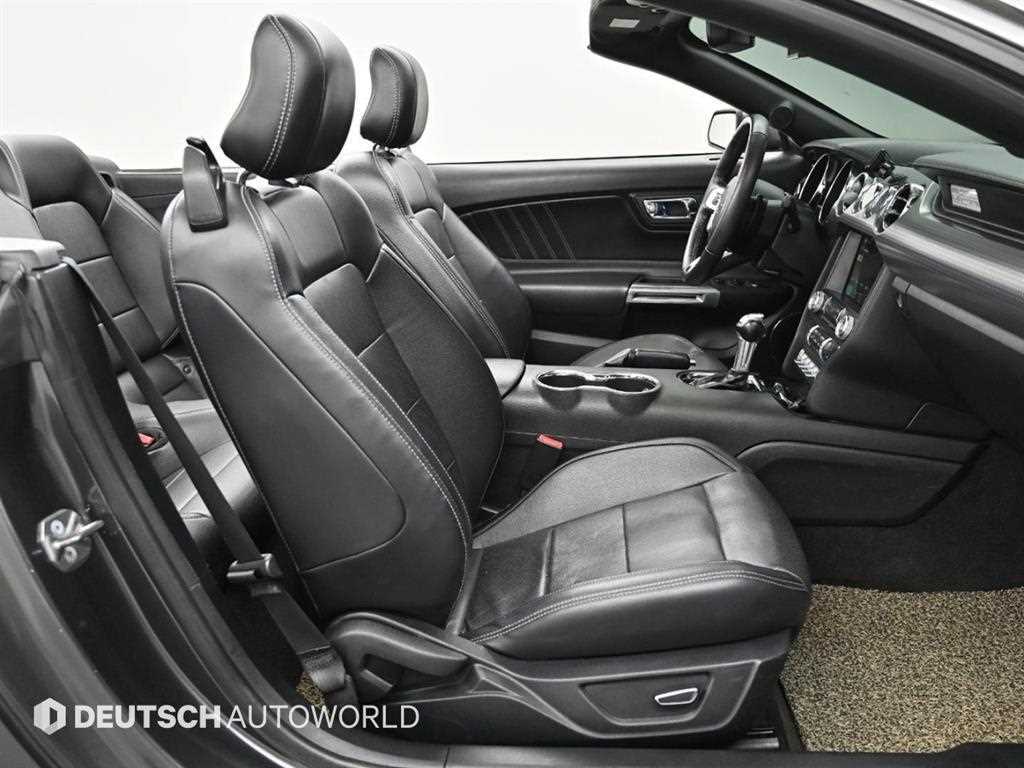 Ford Mustang — photo 09