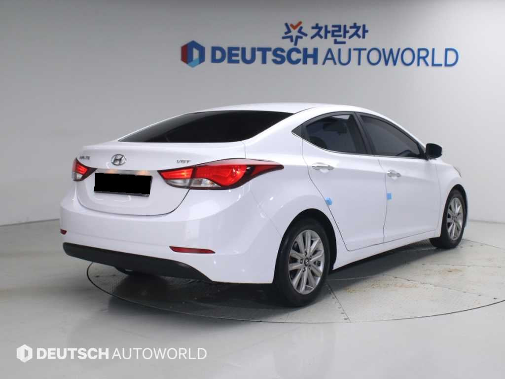 Hyundai Avante — photo 02
