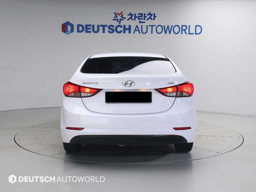 Hyundai Avante — photo 04