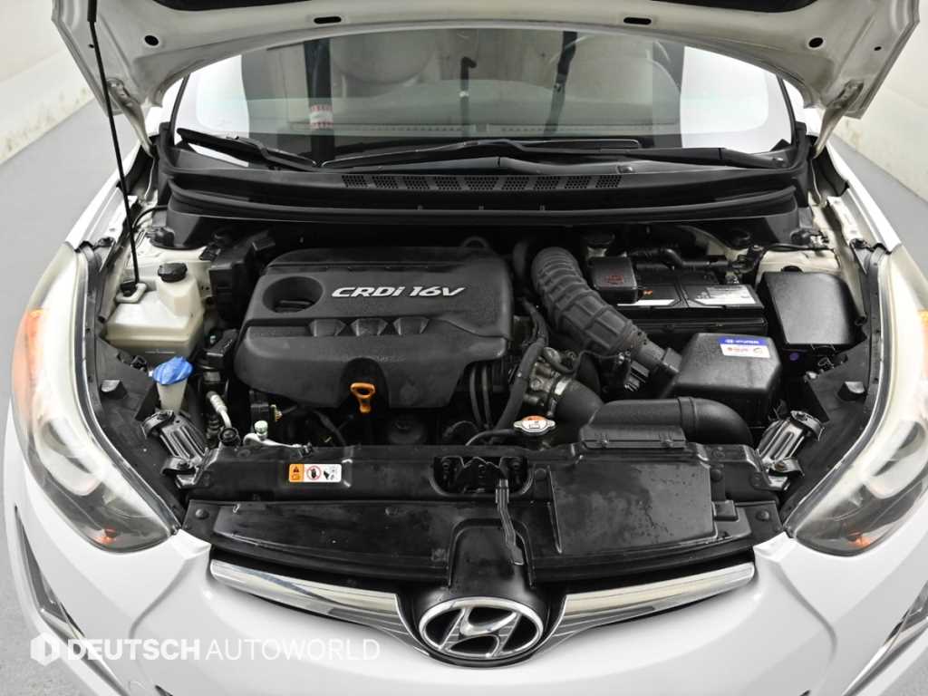 Hyundai Avante — photo 06