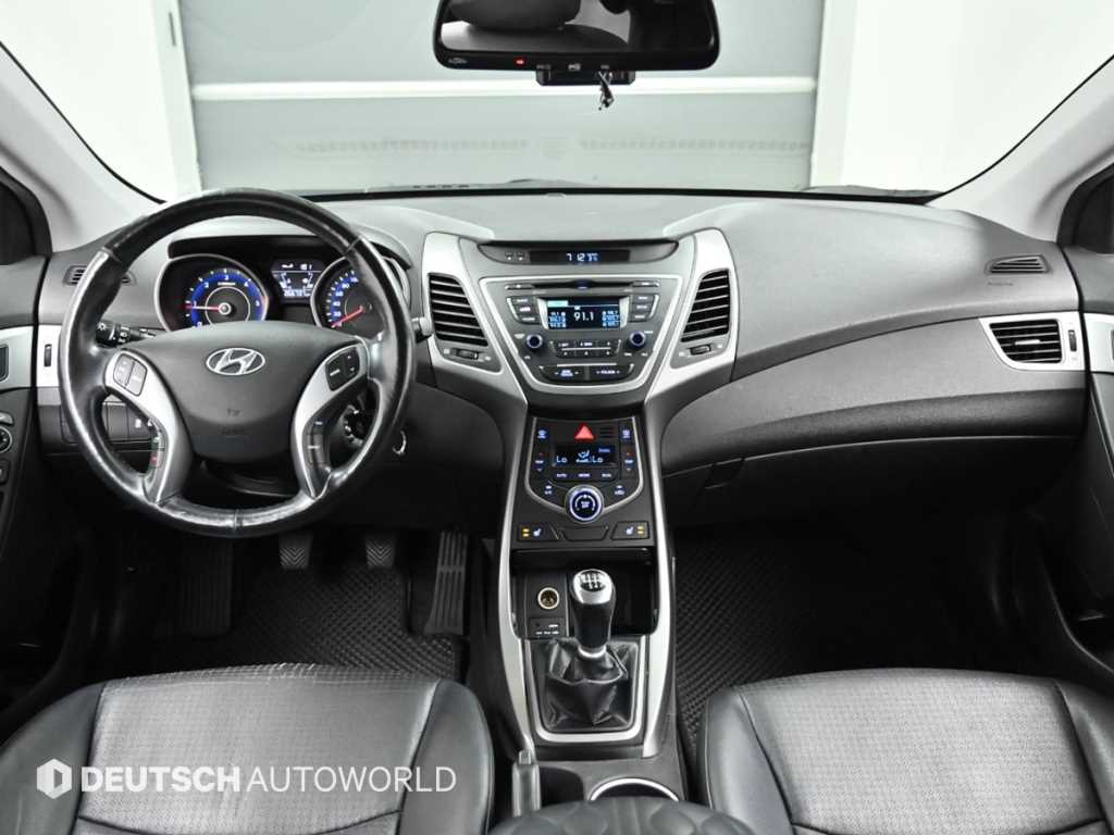 Hyundai Avante — photo 07