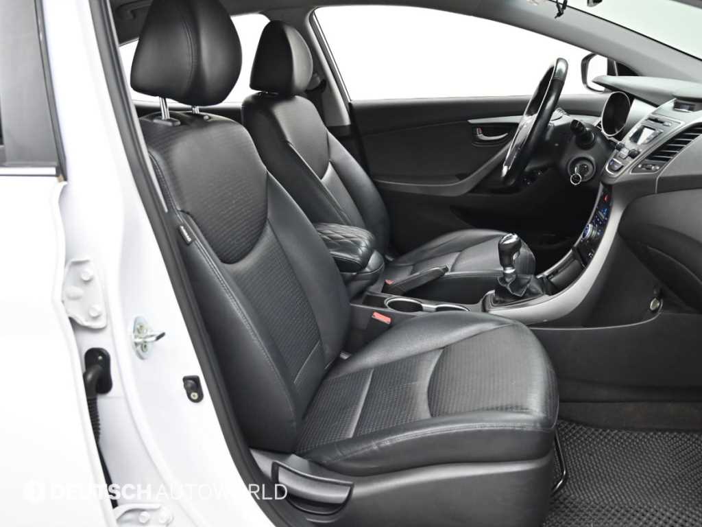 Hyundai Avante — photo 10