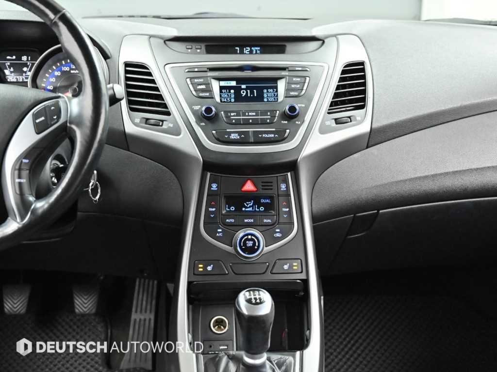 Hyundai Avante — photo 14