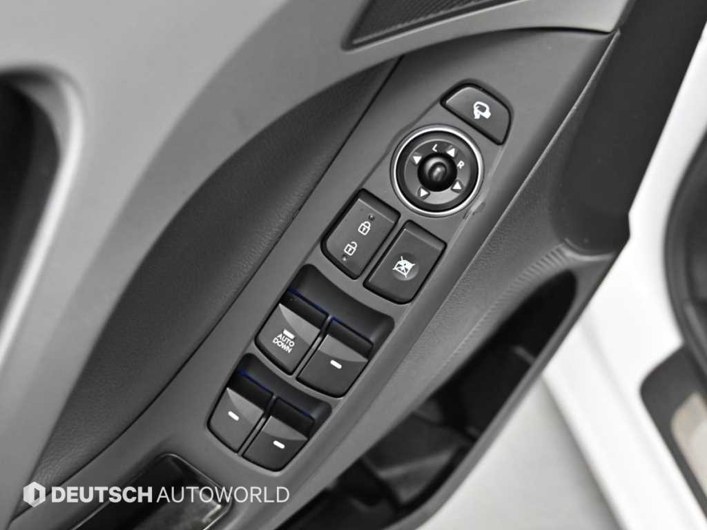 Hyundai Avante — photo 16