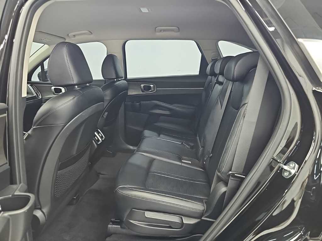 Kia Sorento — photo 12