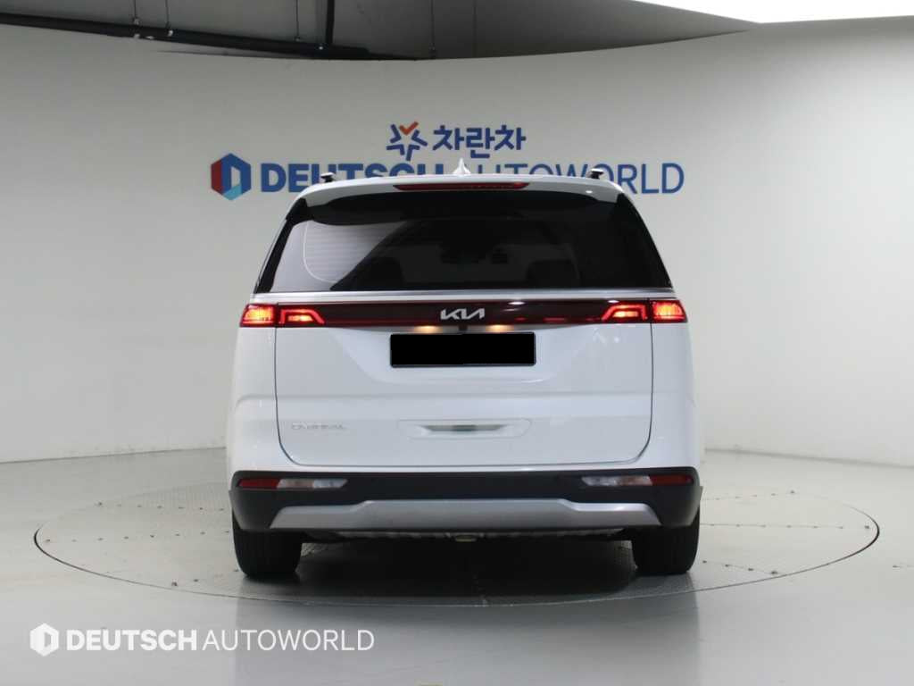 Kia Carnival — photo 04