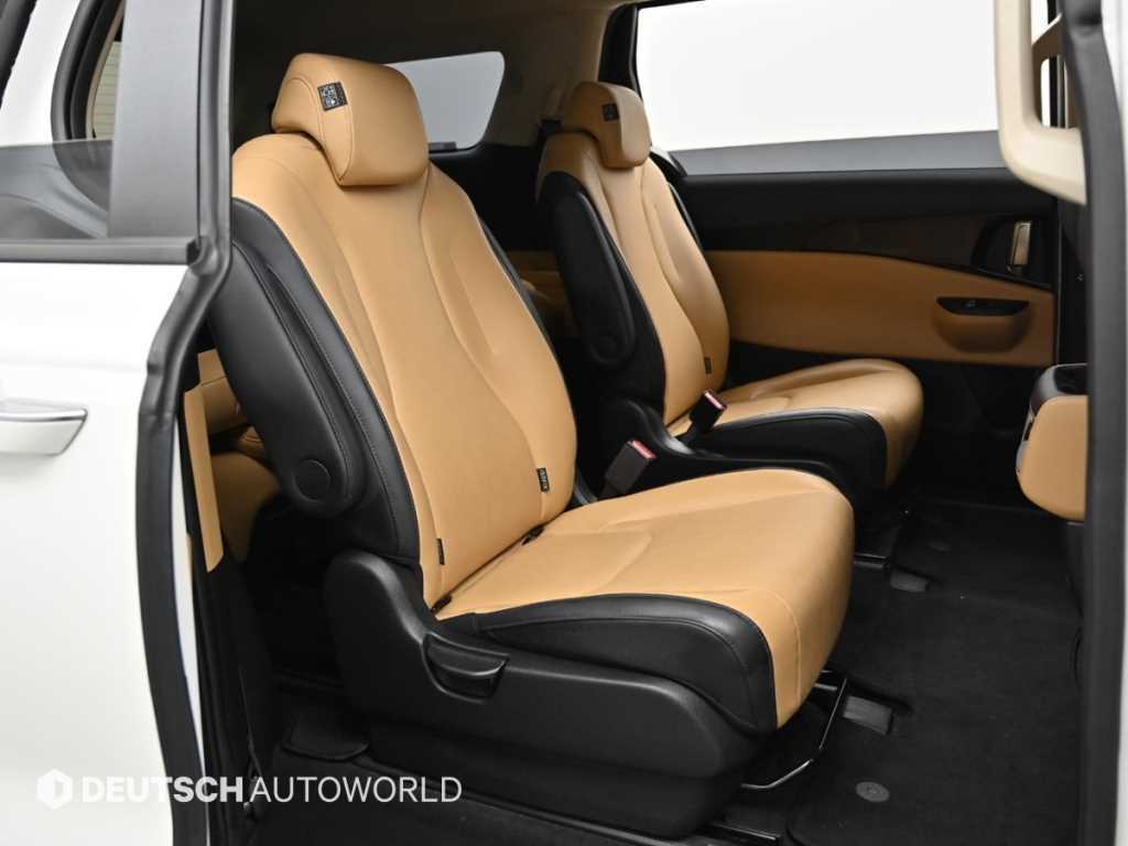 Kia Carnival — photo 12