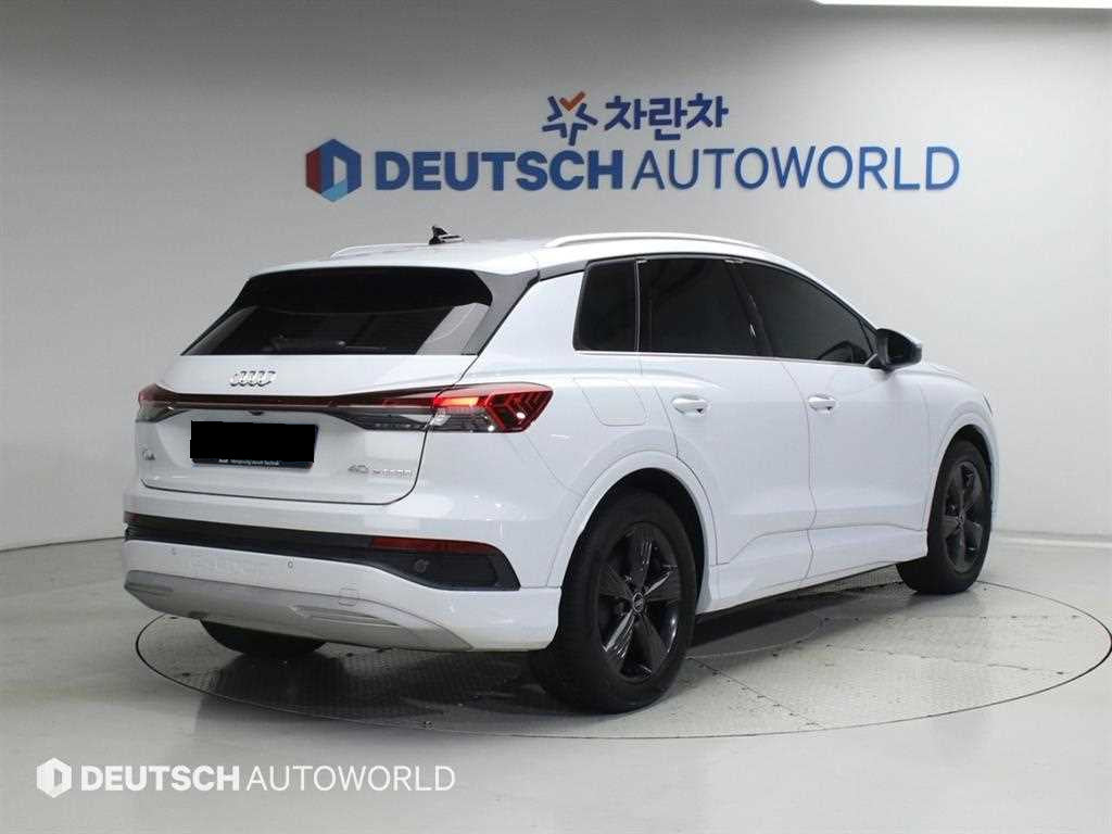 Audi Q4 e-tron — photo 02