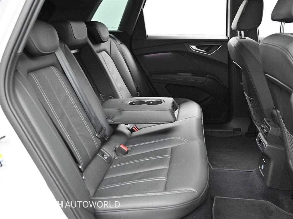 Audi Q4 e-tron — photo 12