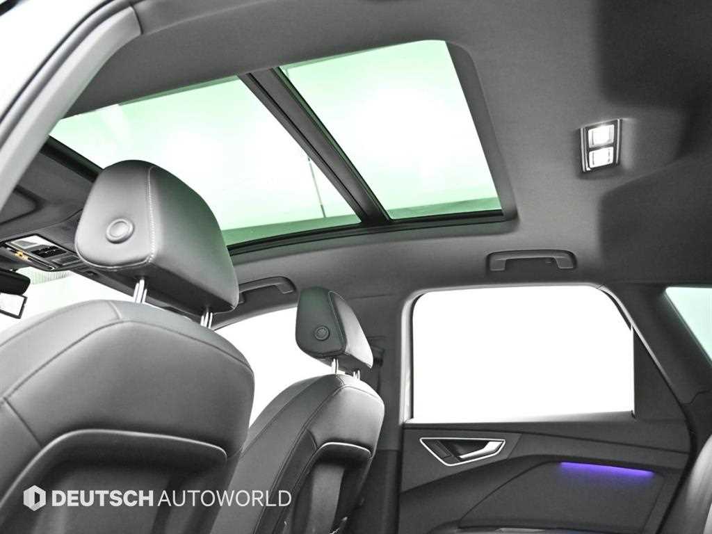 Audi Q4 e-tron — photo 18