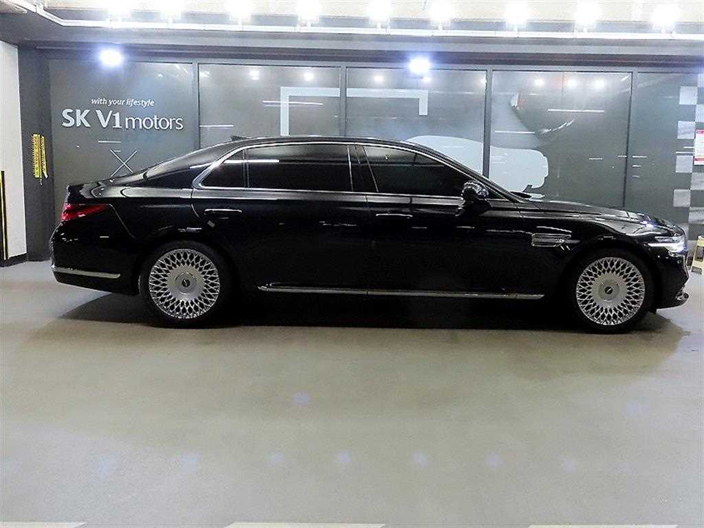 Genesis G90 — photo 03