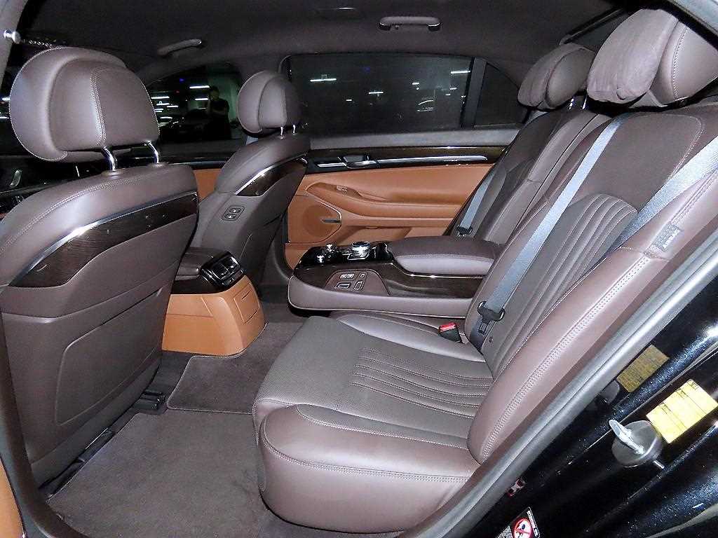 Genesis G90 — photo 07