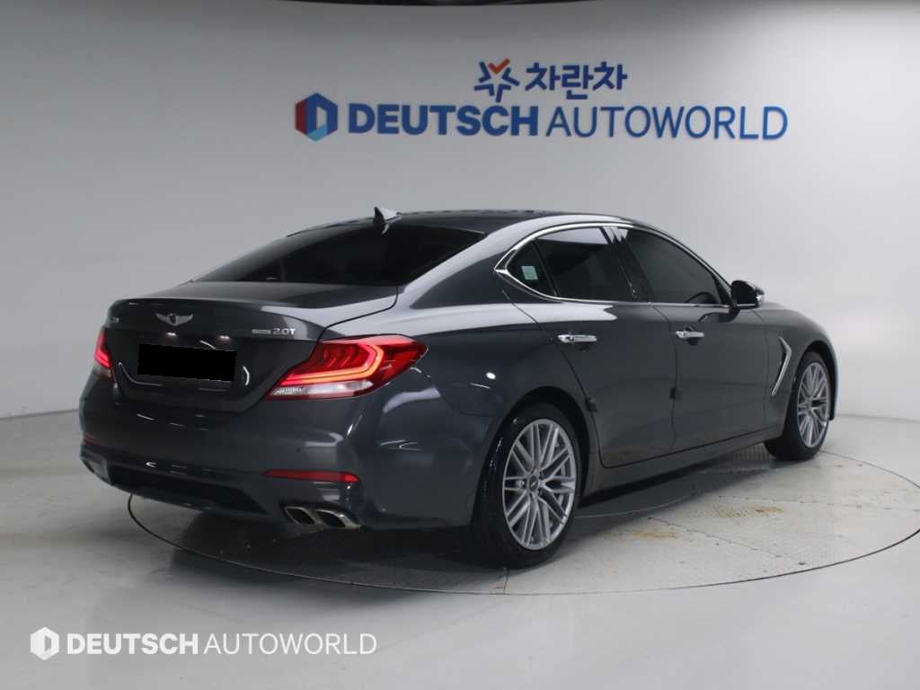 Genesis G70 — photo 02