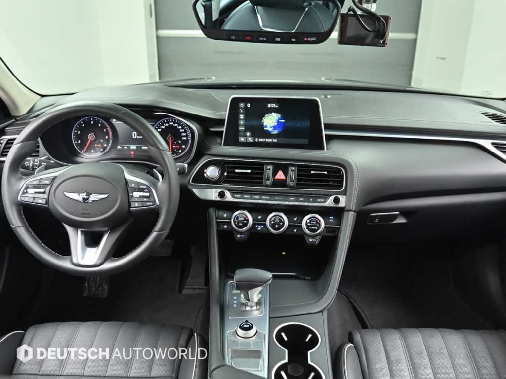 Genesis G70 — photo 07