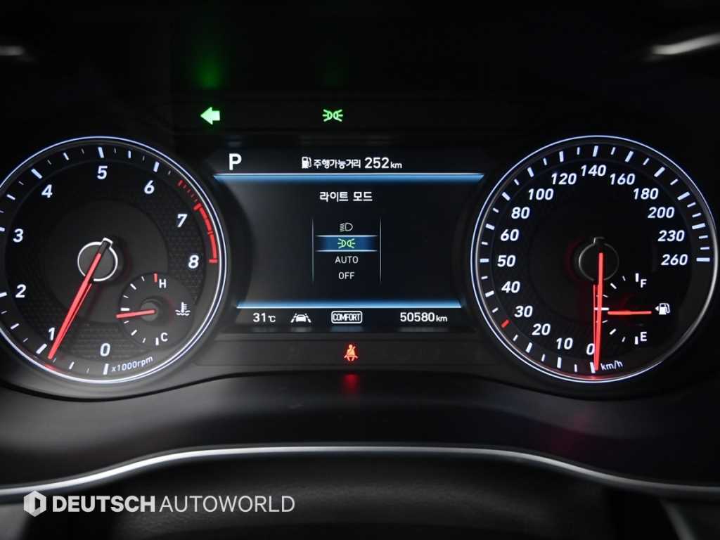 Genesis G70 — photo 08