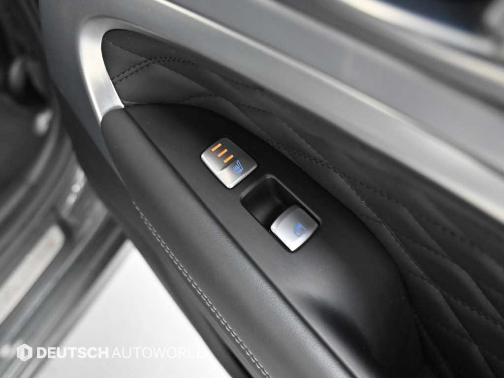 Genesis G70 — photo 16