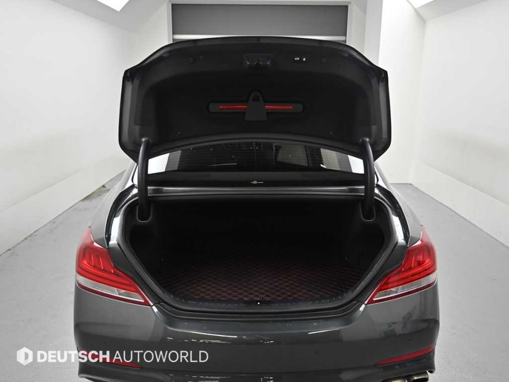 Genesis G70 — photo 19