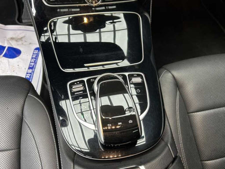 Mercedes-Benz E-Class — photo 10