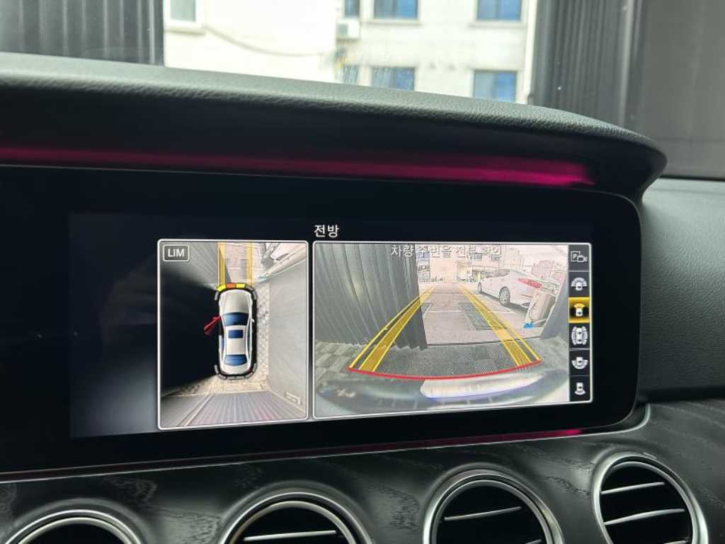 Mercedes-Benz E-Class — photo 14
