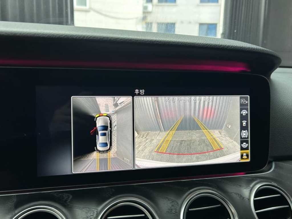 Mercedes-Benz E-Class — photo 15