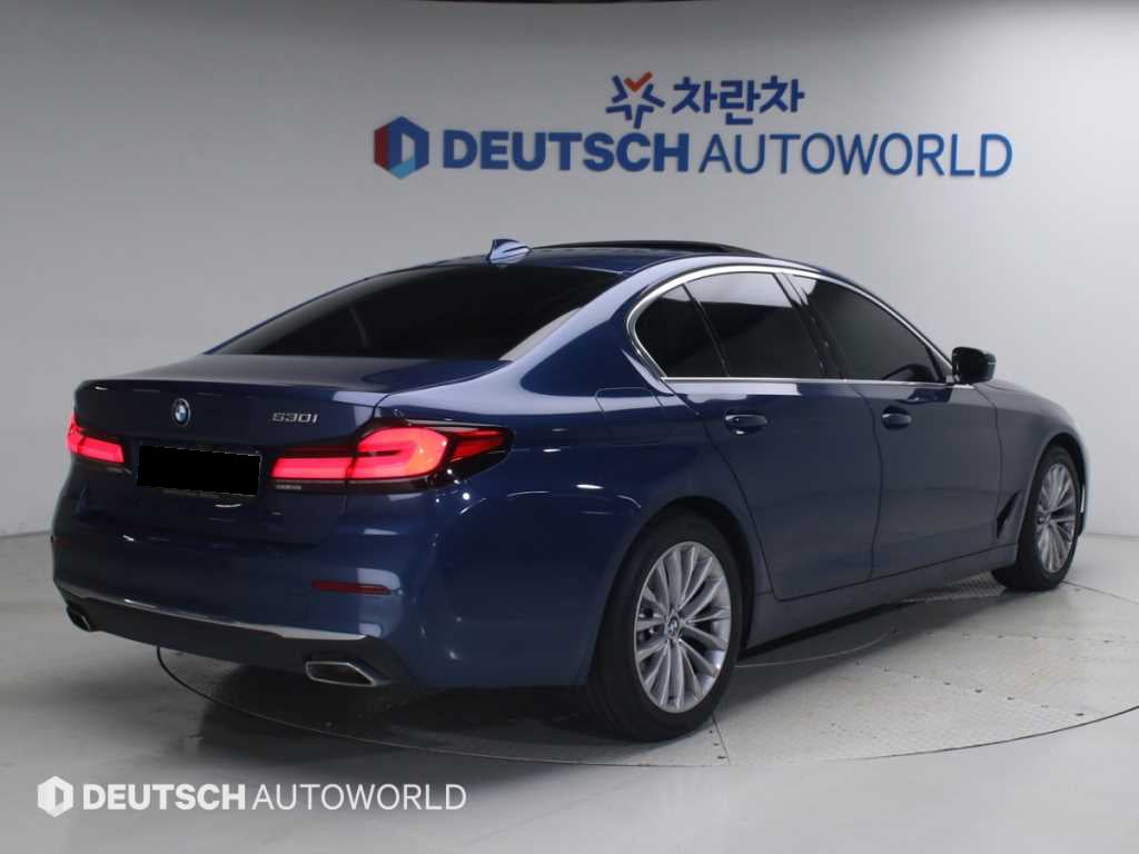 BMW 5-Series — photo 02