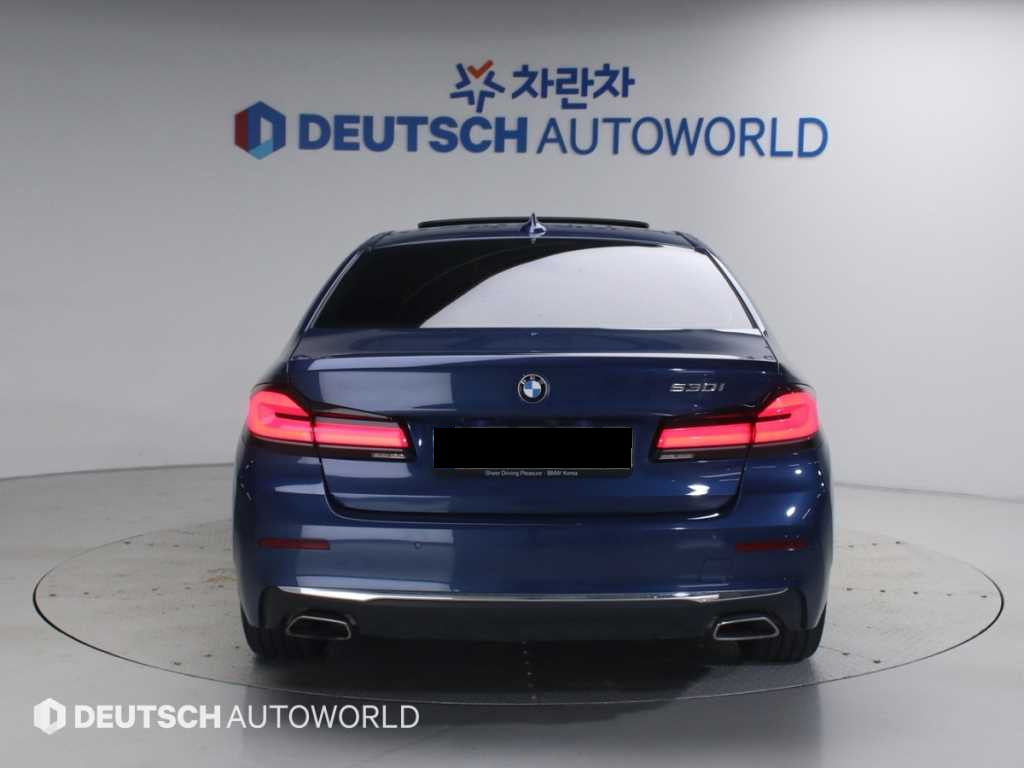 BMW 5-Series — photo 04