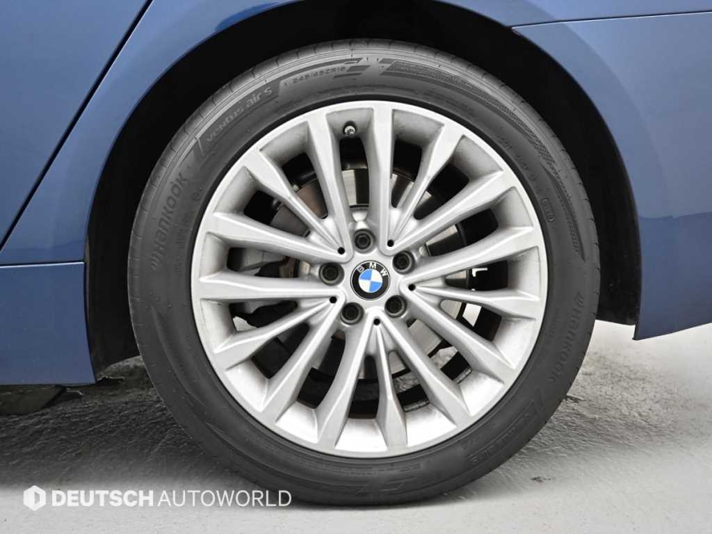 BMW 5-Series — photo 05