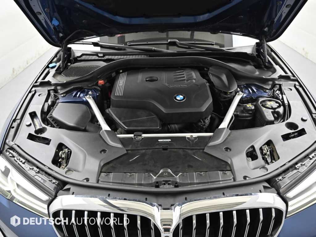 BMW 5-Series — photo 06