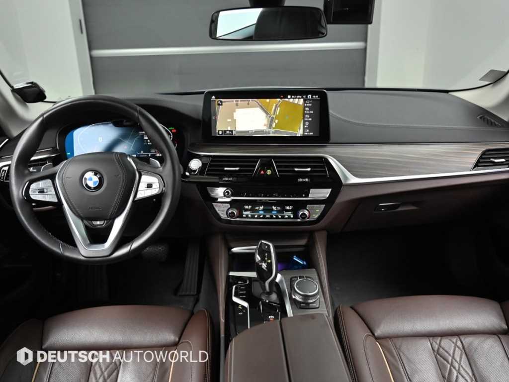 BMW 5-Series — photo 07