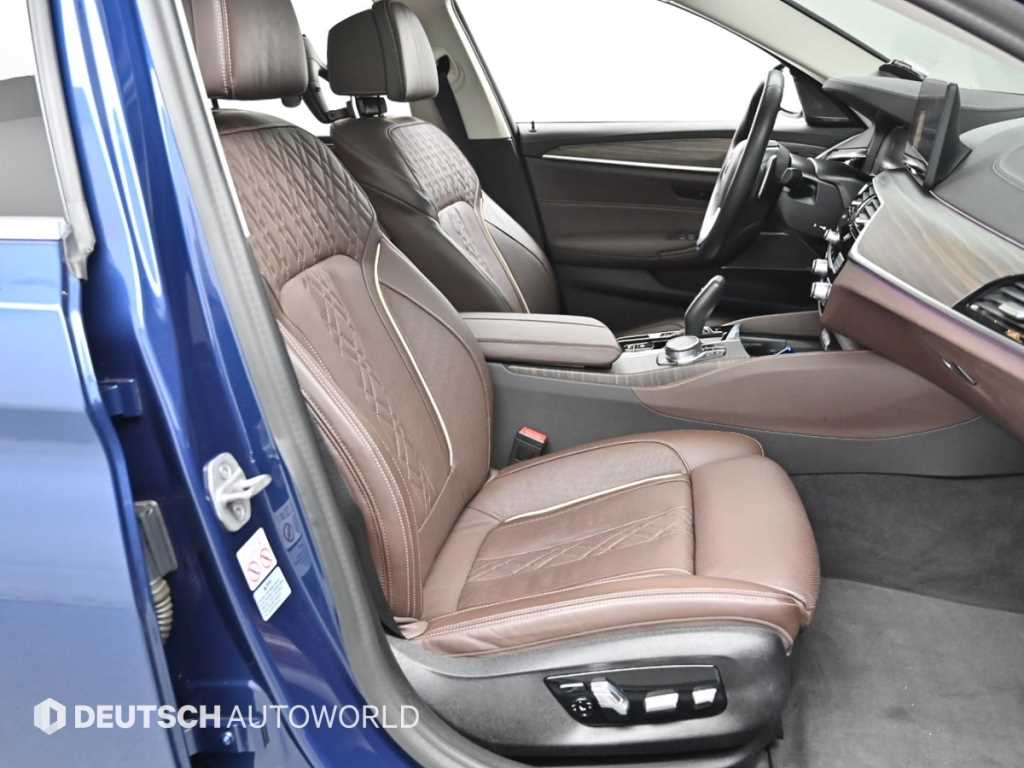 BMW 5-Series — photo 10