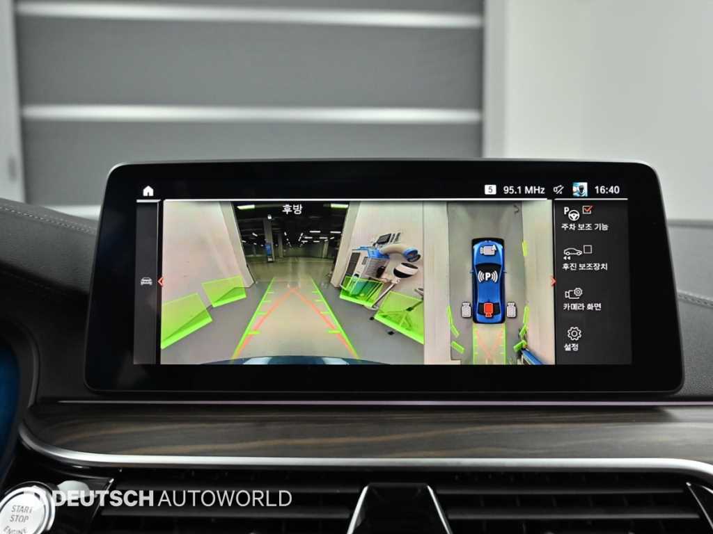 BMW 5-Series — photo 15