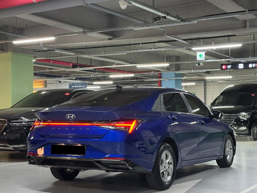 Hyundai Avante — photo 03