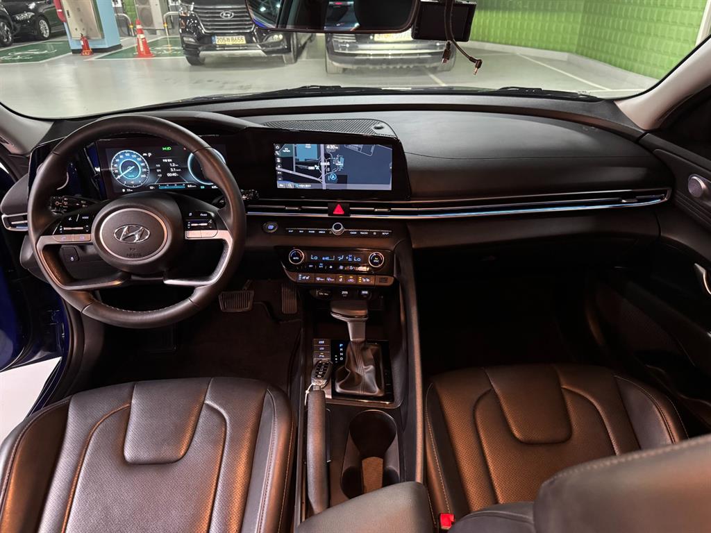 Hyundai Avante — photo 08