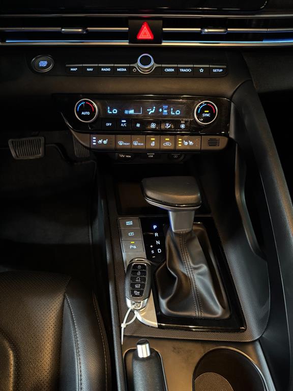 Hyundai Avante — photo 14