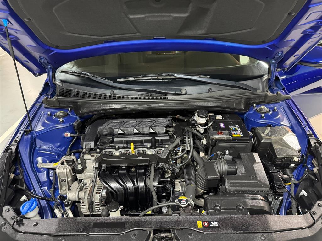 Hyundai Avante — photo 18