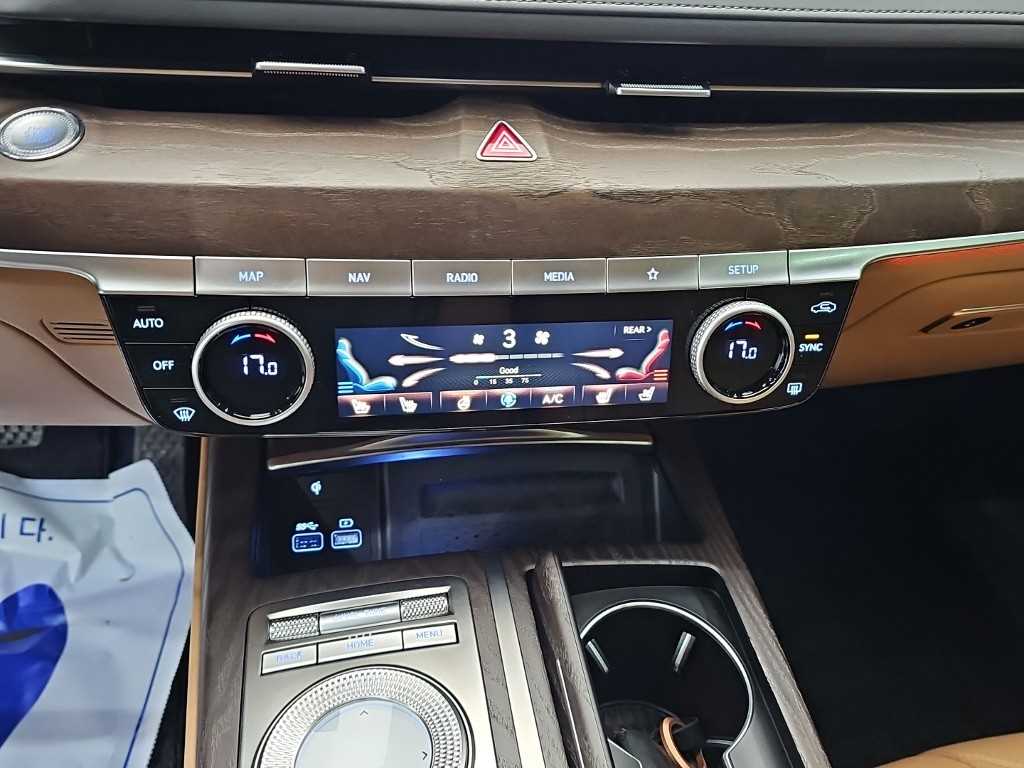 Genesis G80 — photo 10