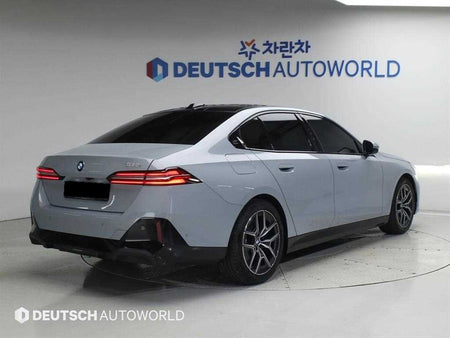 BMW 5-Series — photo 02