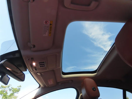 Jaguar XE — photo 17