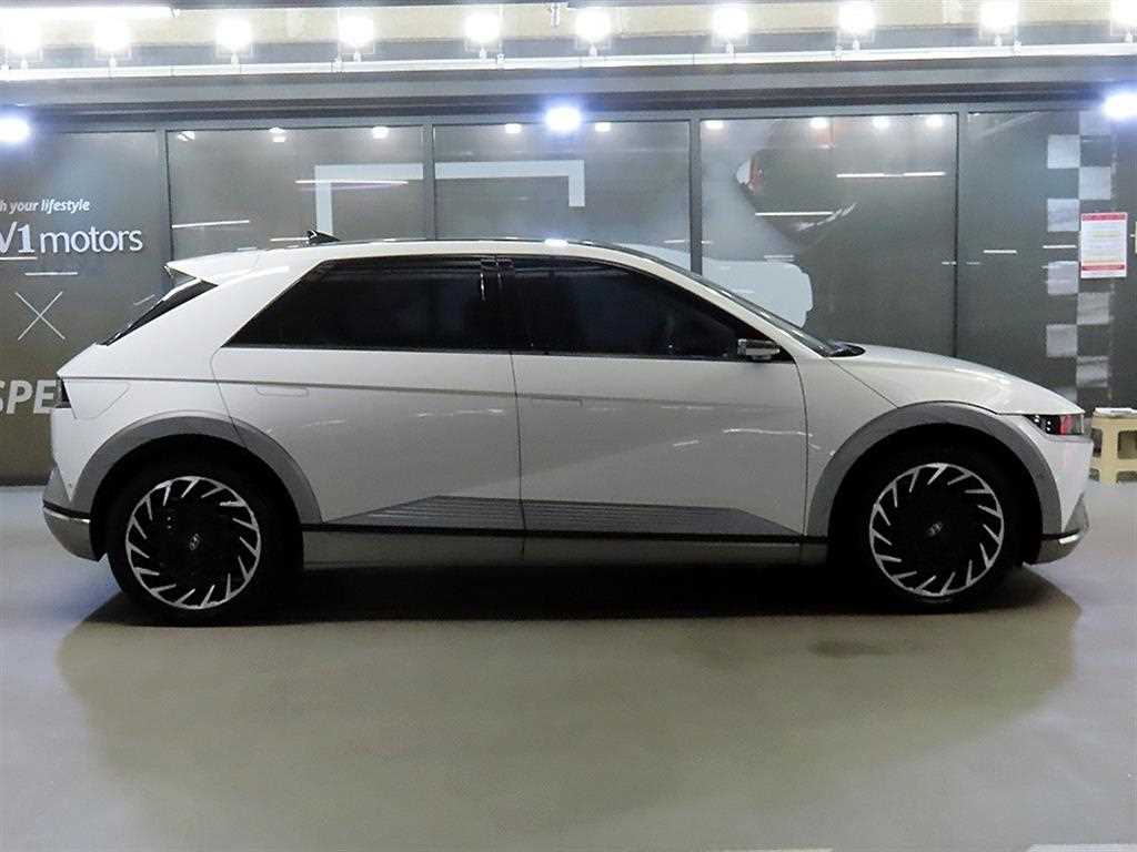 Hyundai Ioniq5 — photo 04
