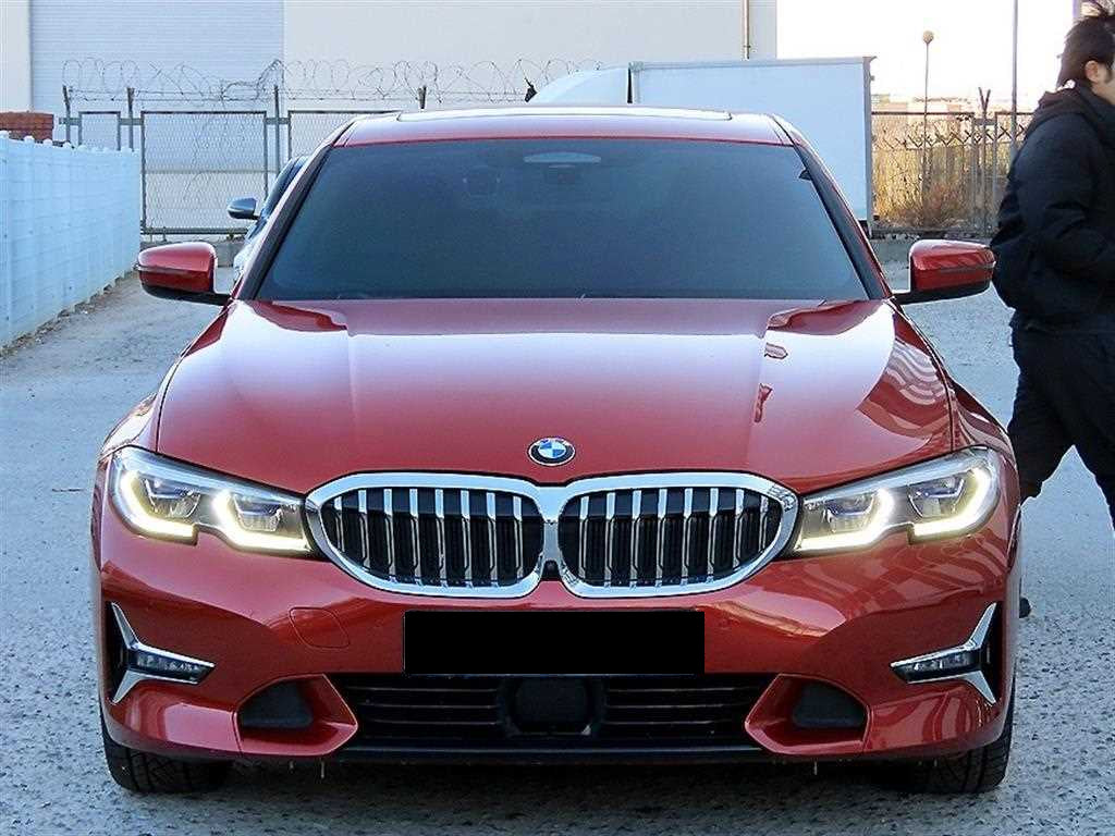 BMW 3-Series — photo 02