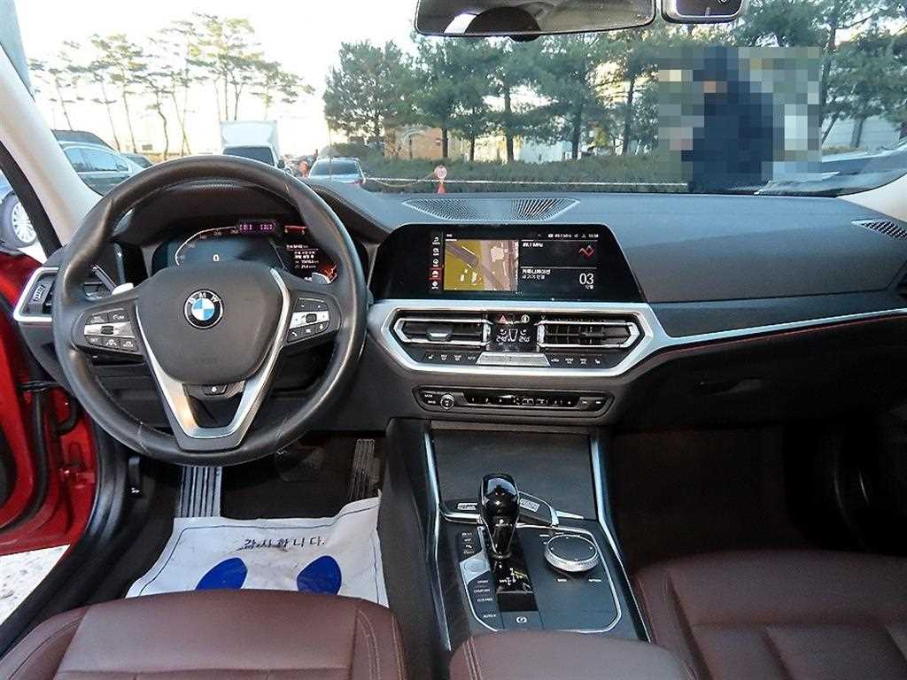 BMW 3-Series — photo 08