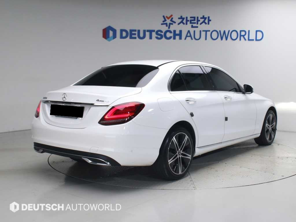 Mercedes-Benz C-Class — photo 02