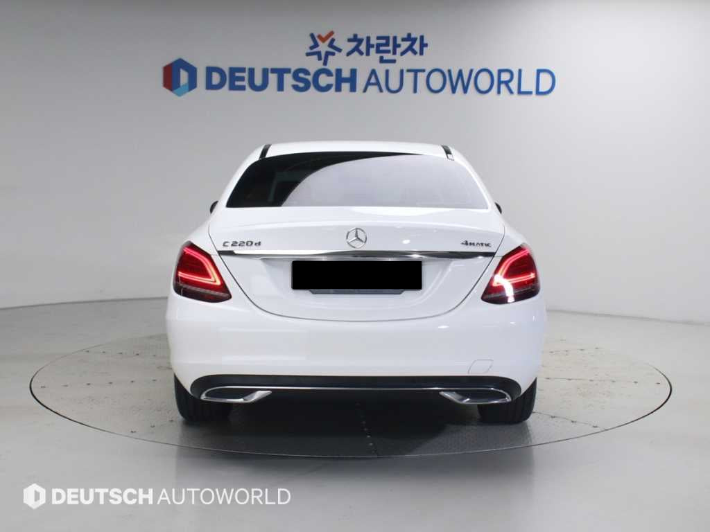 Mercedes-Benz C-Class — photo 04