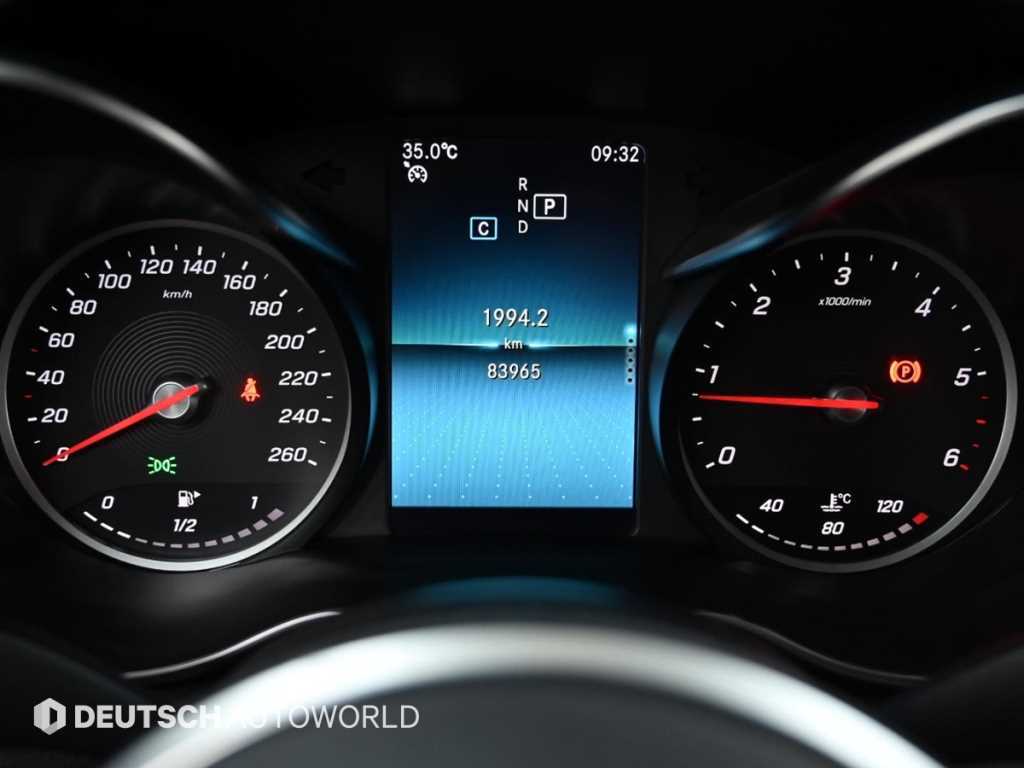 Mercedes-Benz C-Class — photo 08