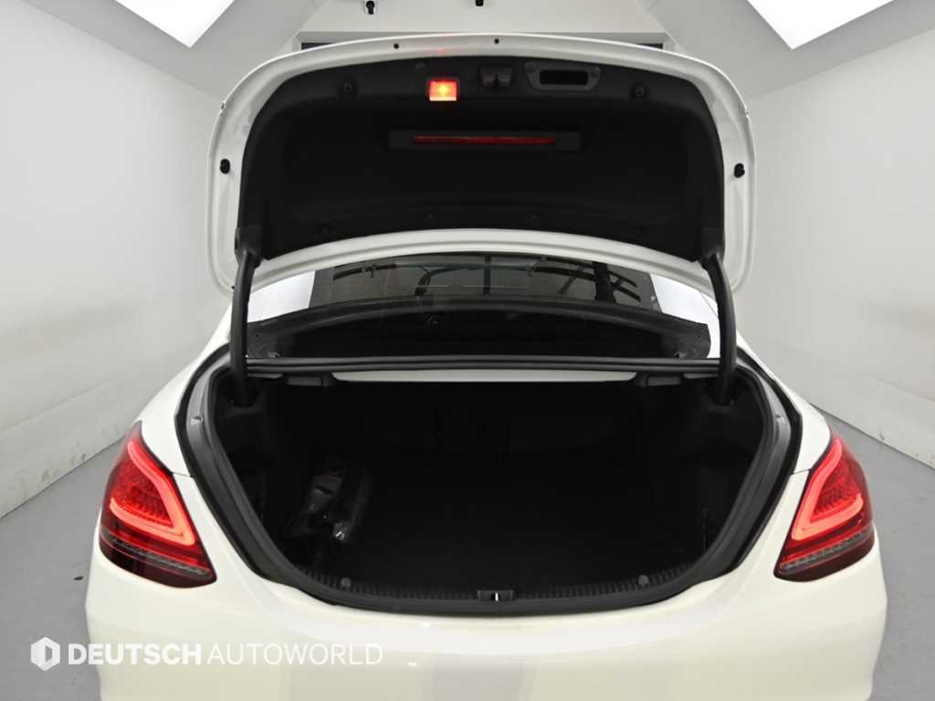 Mercedes-Benz C-Class — photo 19
