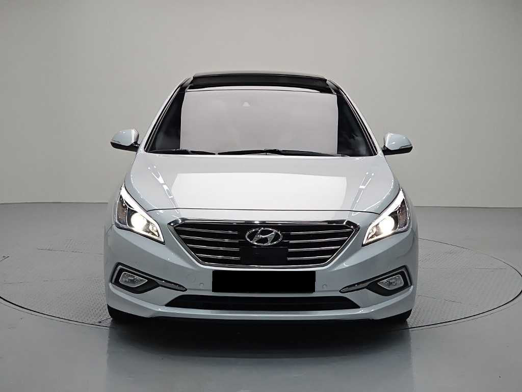 Hyundai Sonata — photo 01