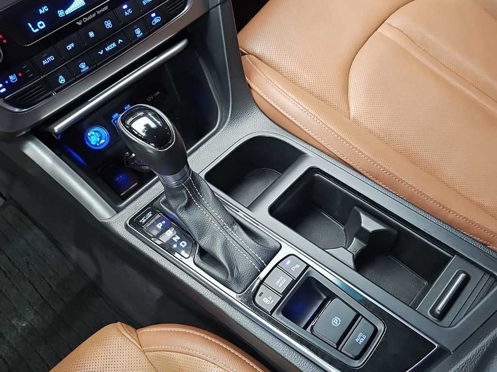Hyundai Sonata — photo 08