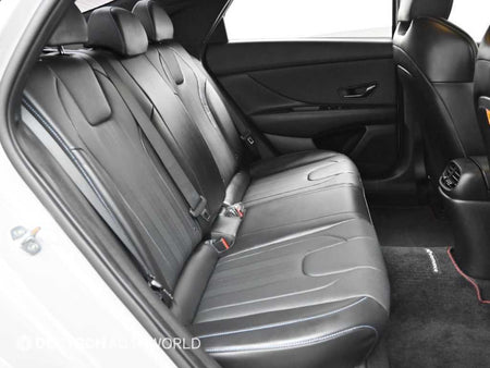 Hyundai AVANTE — photo 12