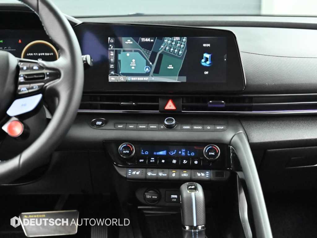 Hyundai AVANTE — photo 14